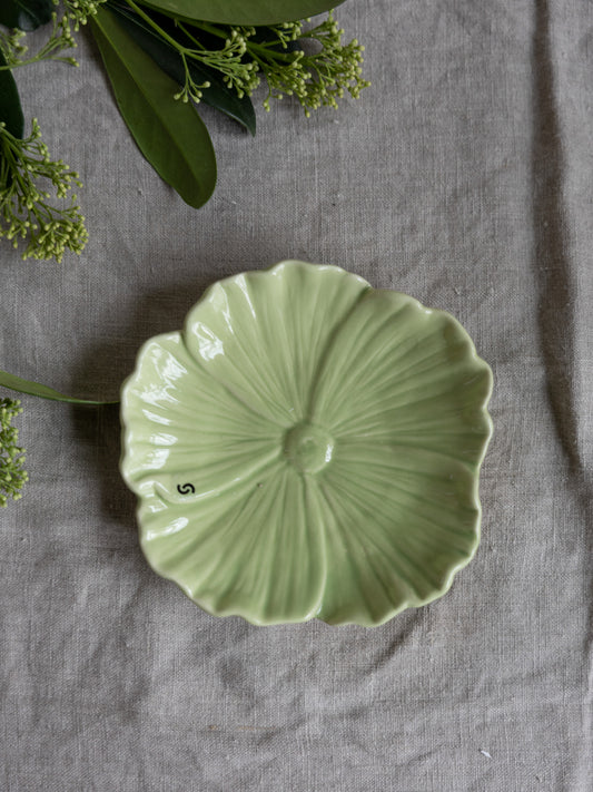 Blomster - Lite grønt fat Ø13