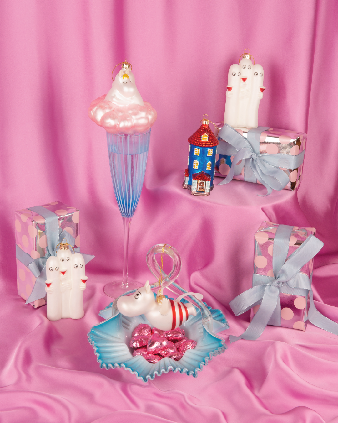 «På en rosa sky» Julekule - Moomin By Heim Studio